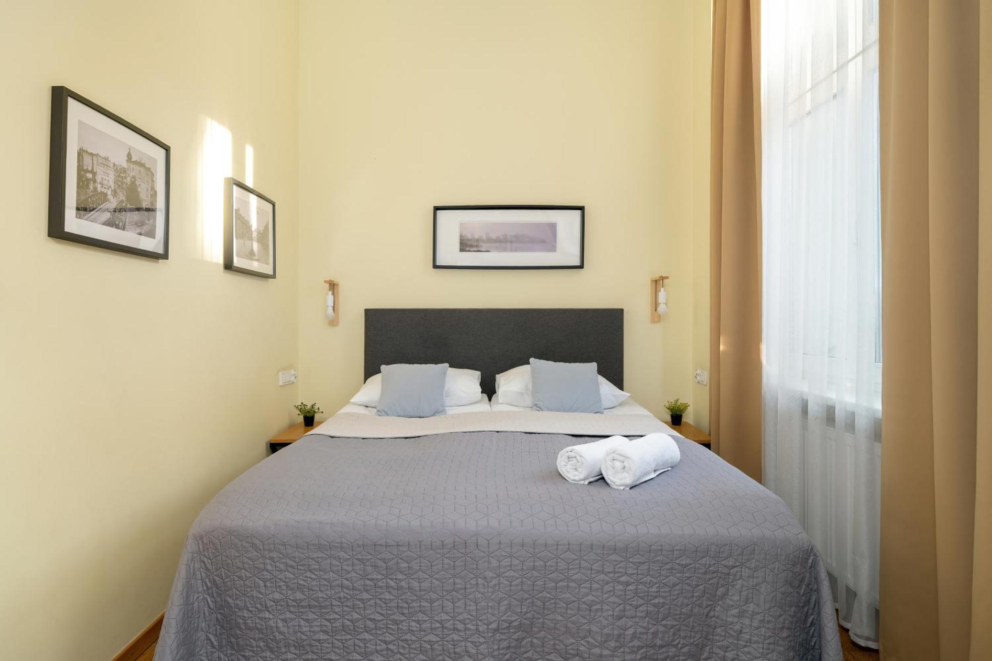 Jasne Studia Very Berry W Centrum Poznania By Noclegi Renters Exterior photo