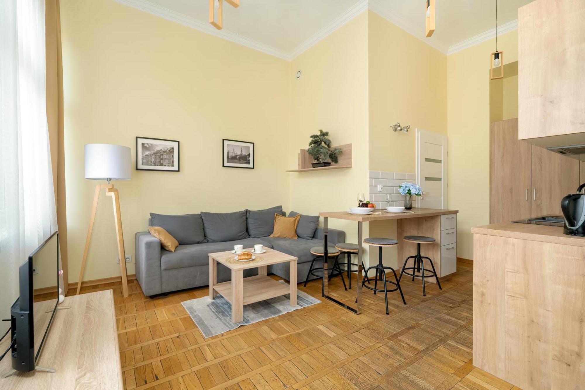 Jasne Studia Very Berry W Centrum Poznania By Noclegi Renters Exterior photo