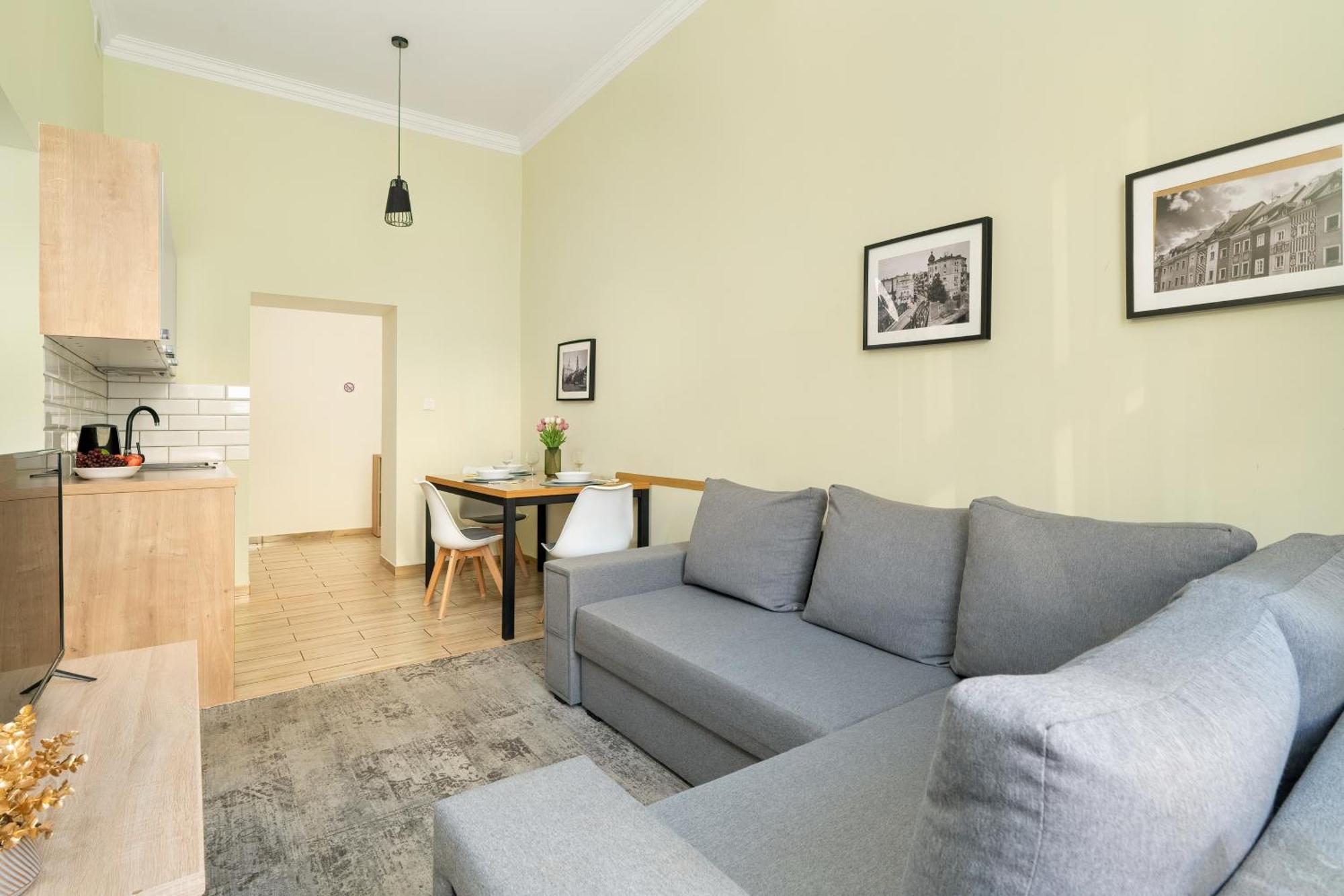 Jasne Studia Very Berry W Centrum Poznania By Noclegi Renters Exterior photo