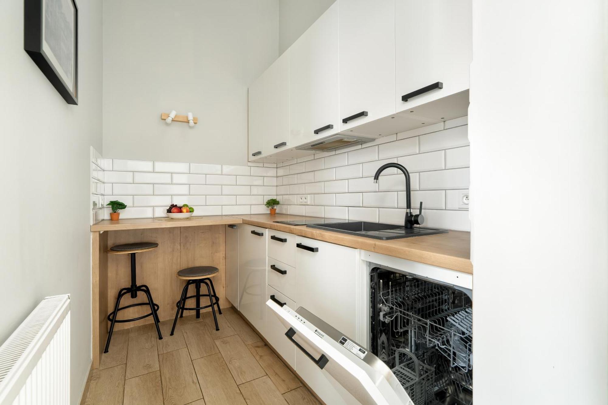 Jasne Studia Very Berry W Centrum Poznania By Noclegi Renters Exterior photo