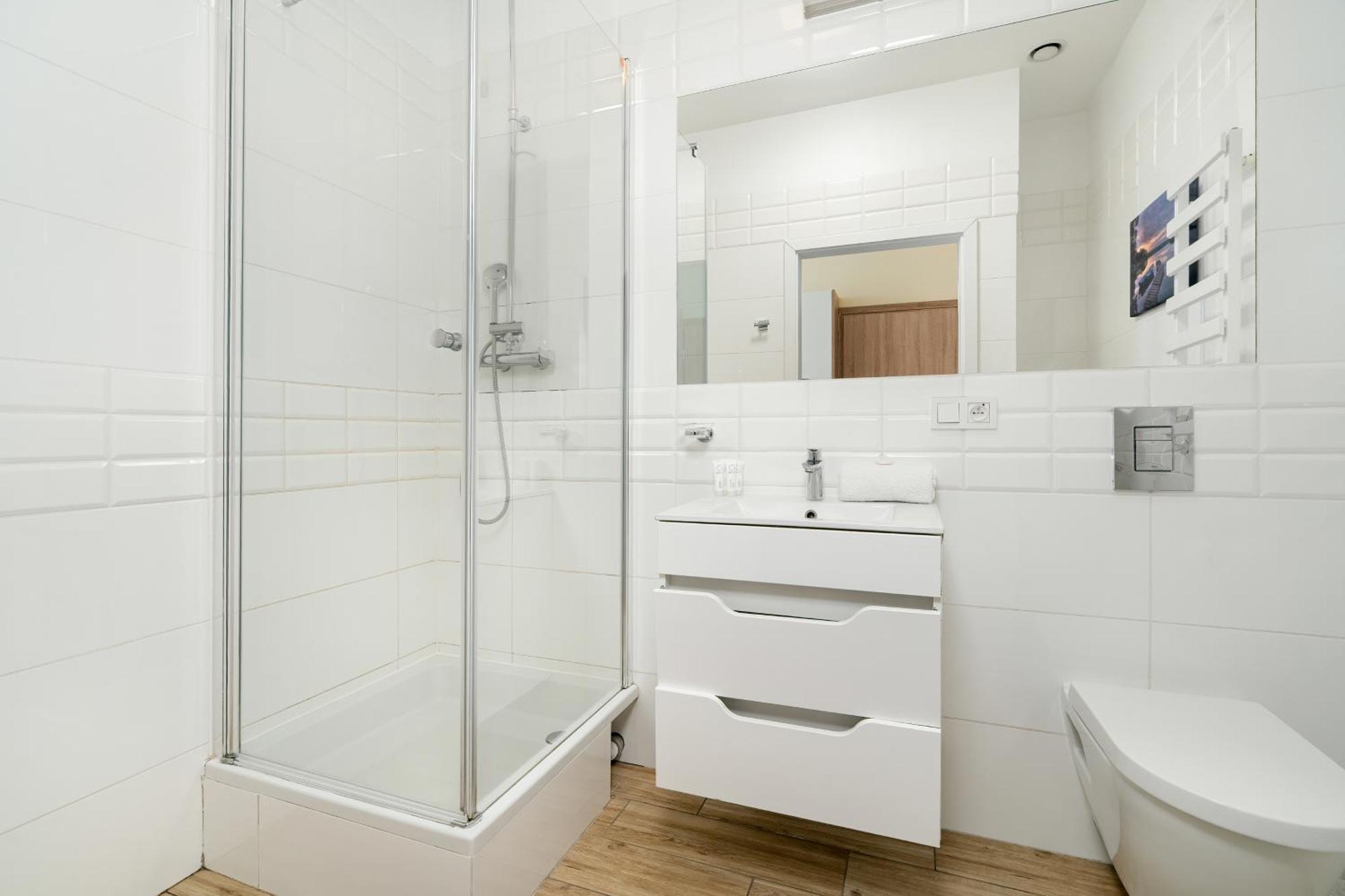 Jasne Studia Very Berry W Centrum Poznania By Noclegi Renters Exterior photo