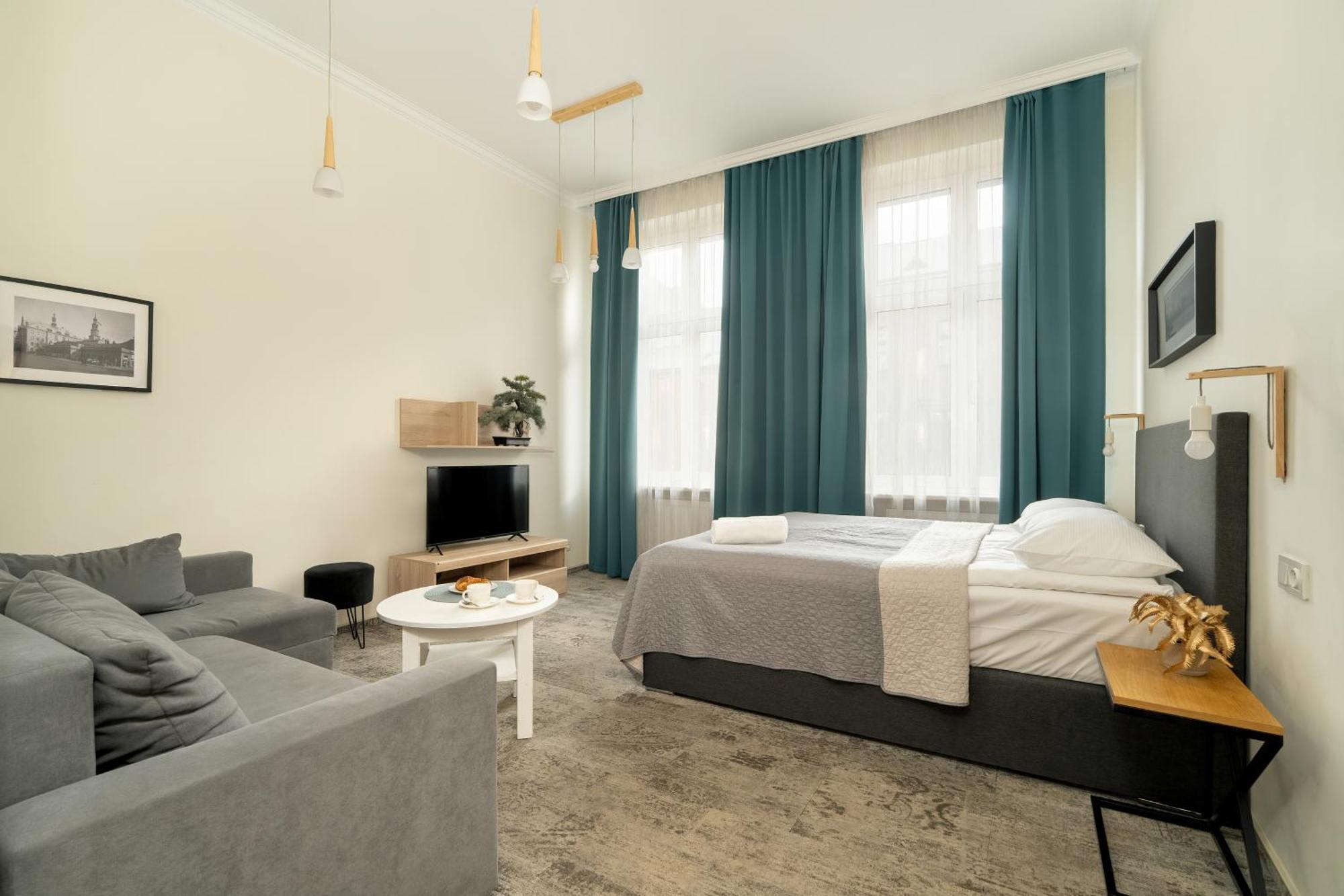 Jasne Studia Very Berry W Centrum Poznania By Noclegi Renters Exterior photo