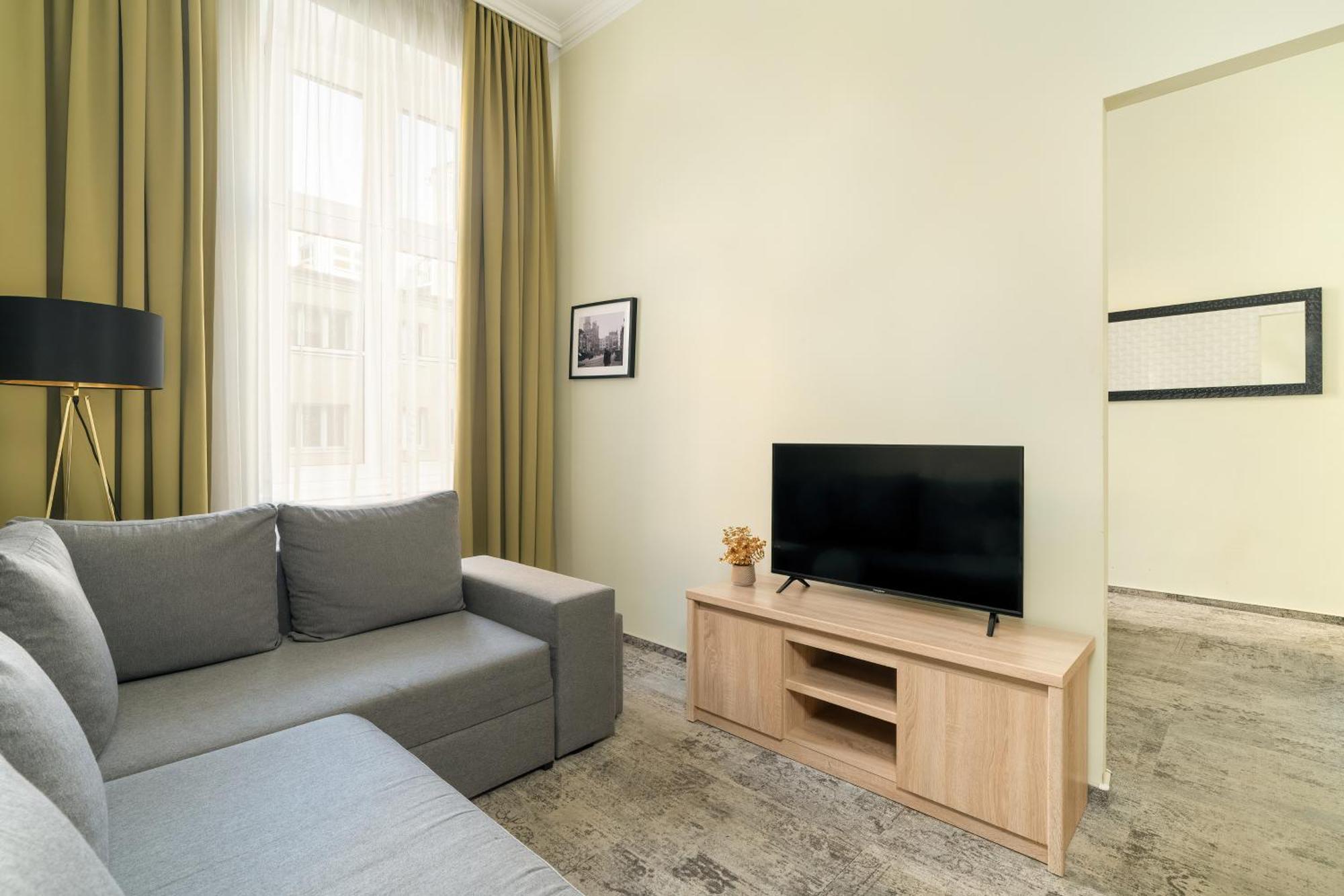 Jasne Studia Very Berry W Centrum Poznania By Noclegi Renters Exterior photo
