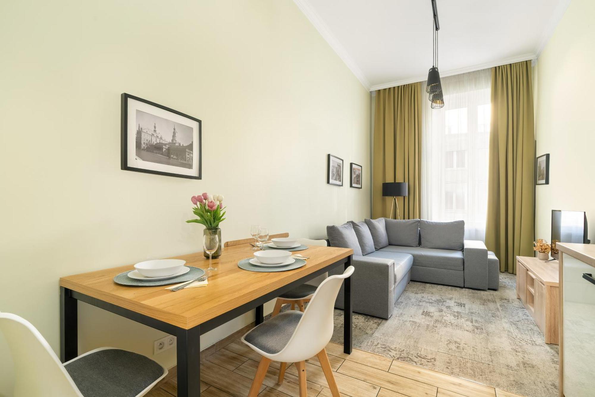 Jasne Studia Very Berry W Centrum Poznania By Noclegi Renters Exterior photo